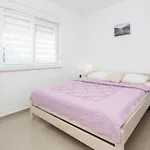 App Grabovickic 2 By Interhome Daire
